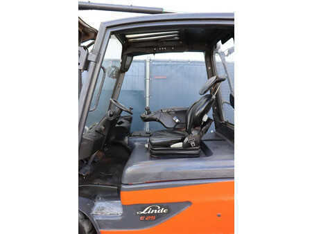 Carrelli elettrici 4 ruote 2012  Linde E25L-01 (18)