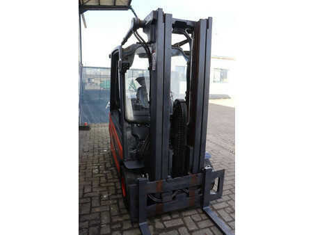 Carrelli elettrici 4 ruote 2012  Linde E25L-01 (6)