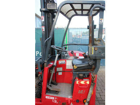 Ajoneuvotrukki 2011  Moffett M4 20.4 (18)