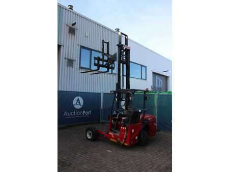 Ajoneuvotrukki 2011  Moffett M4 20.4 (25)