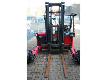 Ajoneuvotrukki 2011  Moffett M4 20.4 (6)