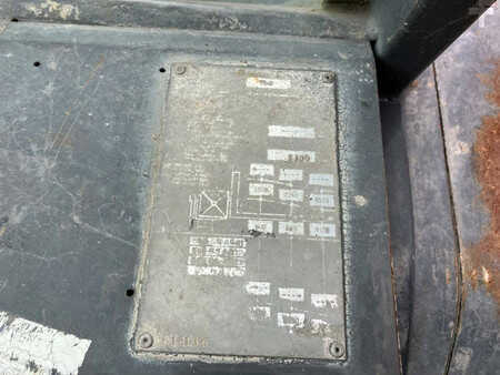 Terénní vysokozdvižný vozík 1998  Manitou MS125D (12)