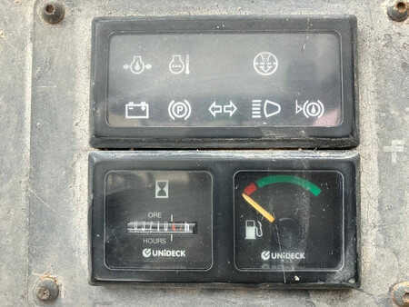 Terénní vysokozdvižný vozík 1998  Manitou MS125D (13)