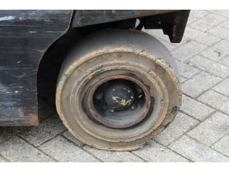 Chariots électriques à 4 roues 2011  Hyster J3.0XN (14)