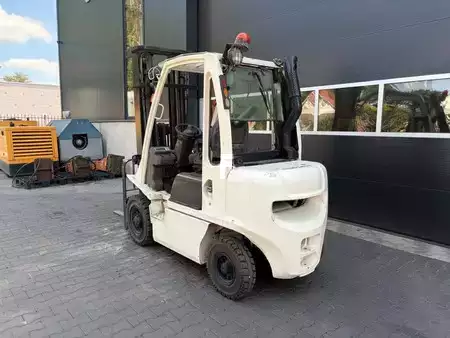 Diesel gaffeltruck 2017  Unicarriers Y1D2A25Q (3)
