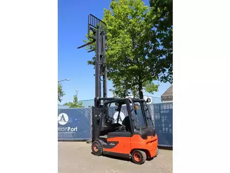 El truck - 4 hjulet 2012  Linde E30L-01 (31)