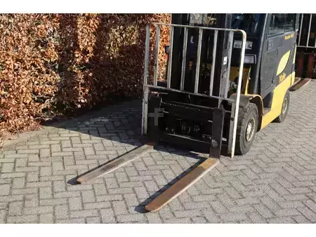 LPG VZV 2014  Yale GLP16VX (10)