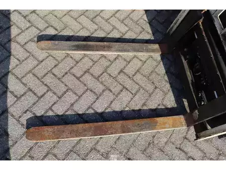 LPG VZV 2014  Yale GLP16VX (11)