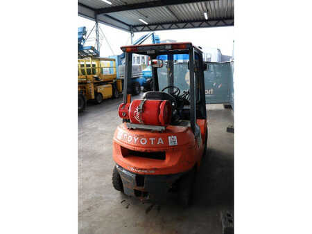 Gas truck 2000  Toyota 42-7FGF20 (5)