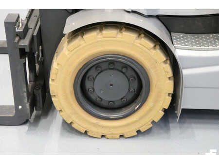 Carrelli elettrici 4 ruote 2023  Still RX60-50 (14)