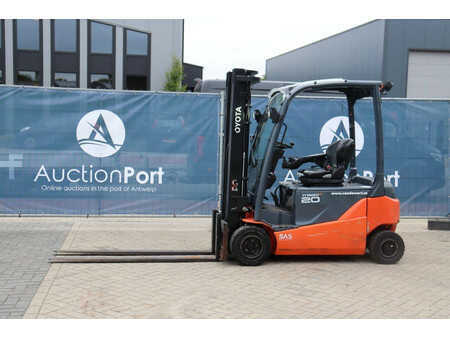 Elektro 4 Rad 2017  Toyota 8FBM20T (1)