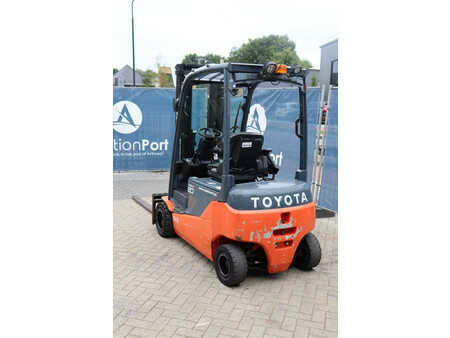 Elektro 4 Rad 2017  Toyota 8FBM20T (4)