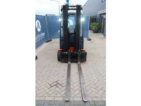 Elektro 4 Rad 2017  Toyota 8FBM20T (8)