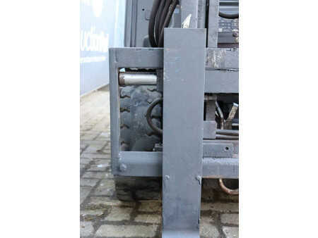 Carrelli elettrici 4 ruote 2015  Linde E25-01 (12)