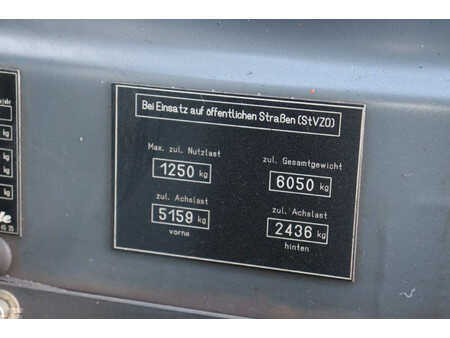 Carrelli elettrici 4 ruote 2015  Linde E25-01 (14)