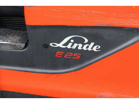 Carrelli elettrici 4 ruote 2015  Linde E25-01 (17)