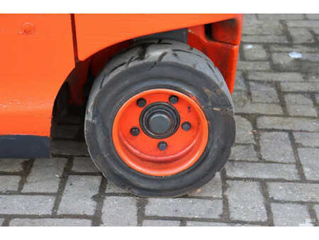 Carrelli elettrici 4 ruote 2015  Linde E25-01 (18)