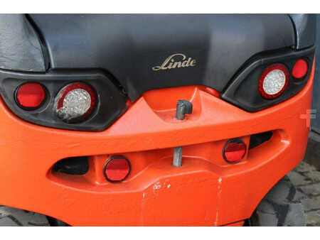 Carrelli elettrici 4 ruote 2015  Linde E25-01 (21)