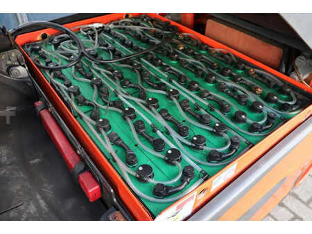 Carrelli elettrici 4 ruote 2015  Linde E25-01 (22)