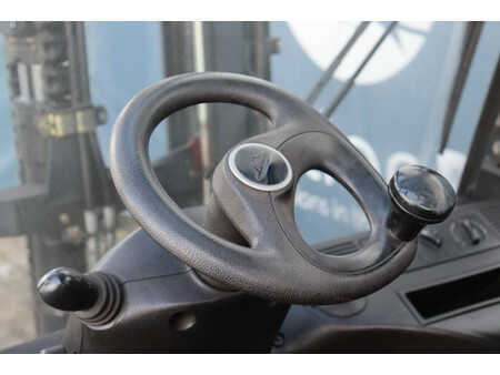 Carrelli elettrici 4 ruote 2015  Linde E25-01 (27)