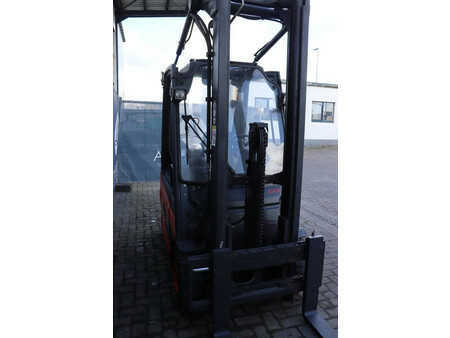 Carrelli elettrici 4 ruote 2015  Linde E25-01 (6)