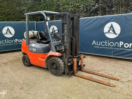 Gasoltruck 2001  Toyota 42-7FGF25 (1)