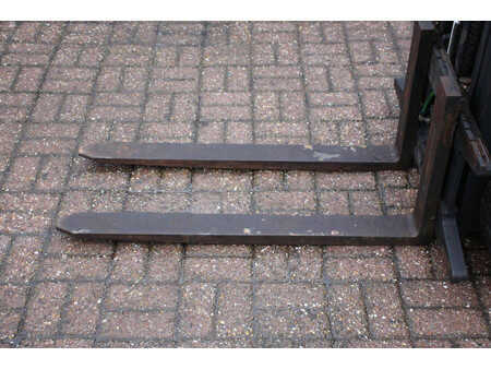 Carrelli elettrici 4 ruote 1999  Hyster E2.50XM-847 (11)