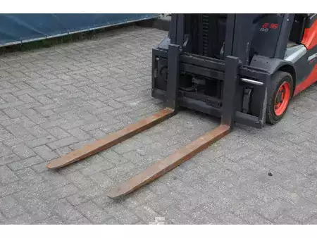 Eléctrica de 4 ruedas - Fenwick E 16 Evo (10)