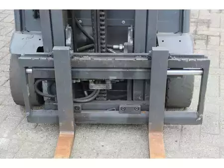 Eléctrica de 4 ruedas - Fenwick E 16 Evo (12)