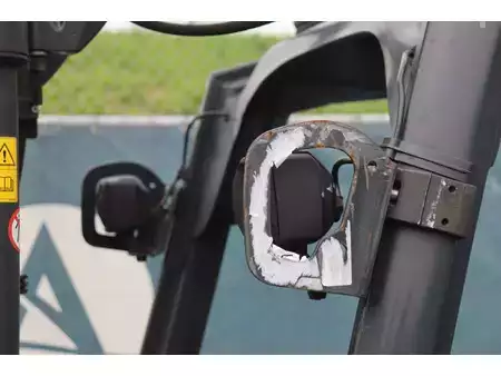 Eléctrica de 4 ruedas - Fenwick E 16 Evo (13)