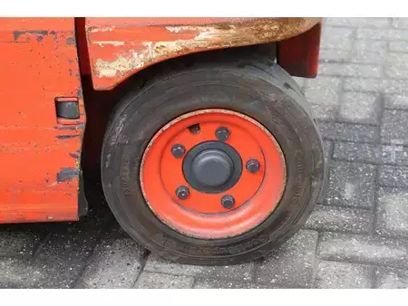 Eléctrica de 4 ruedas - Fenwick E 16 Evo (15)