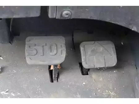 Eléctrica de 4 ruedas - Fenwick E 16 Evo (23)