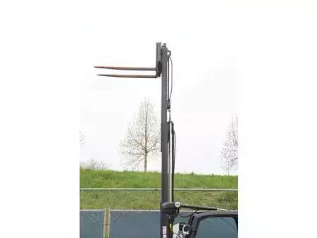 Eléctrica de 4 ruedas - Fenwick E 16 Evo (33)