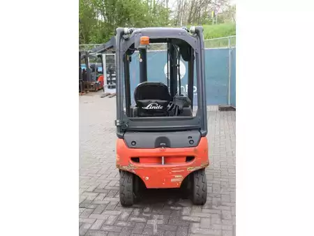 Eléctrica de 4 ruedas - Fenwick E 16 Evo (5)