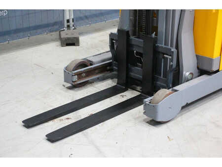 Reachtrucks - Jungheinrich ETV 214 (9)