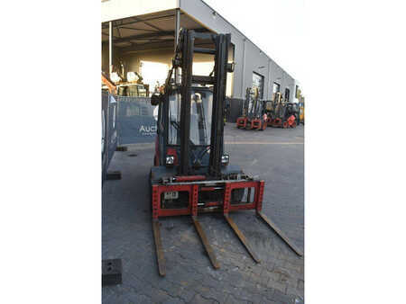 Diesel Forklifts 2012  Linde H35 (6)