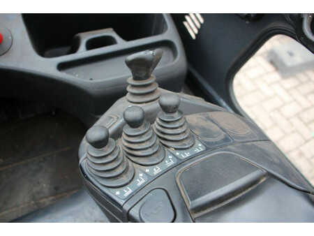 Sähkö - 4 pyör 2015  Linde E25-01 (24)