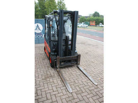 Sähkö - 4 pyör 2015  Linde E25-01 (6)