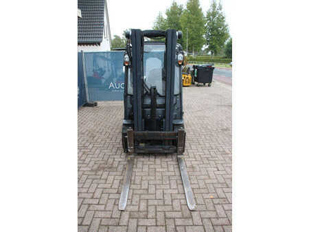 Sähkö - 4 pyör 2015  Linde E25-01 (7)