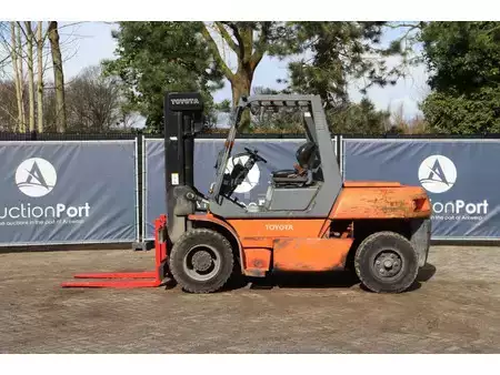 Diesel heftrucks 2005  Toyota D70 (2)