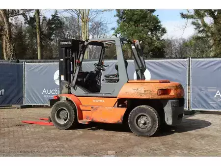 Diesel heftrucks 2005  Toyota D70 (3)