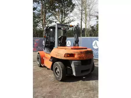 Diesel heftrucks 2005  Toyota D70 (4)