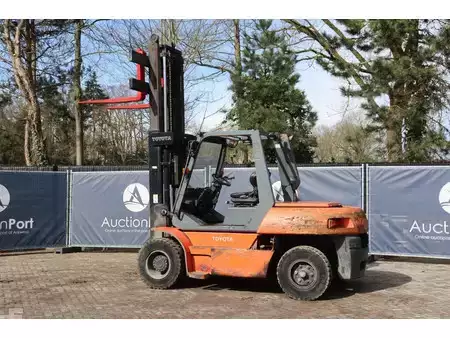 Diesel heftrucks 2005  Toyota D70 (40)