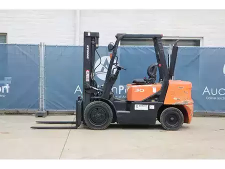 Dieseltruck - Doosan 30 (2)