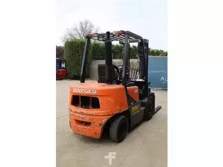 Dieseltruck - Doosan 30 (6)