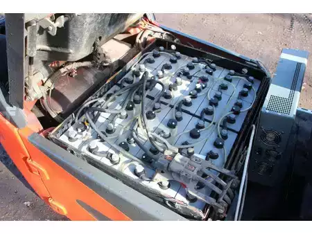 Eléctrica de 4 ruedas 2019  Linde E16C (17)