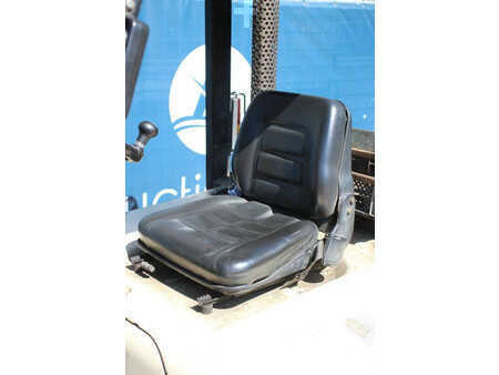Dieseltrukki 1999  Halla HDF35A (23)