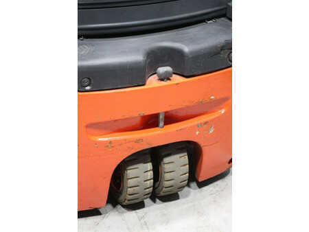 Elektrisk- 4 hjul 2012  Linde E20L-01 (14)