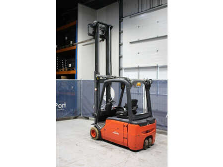 Elektrisk- 4 hjul 2012  Linde E20L-01 (29)