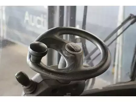 Wózki widłowe diesel 2015  Linde H30D-02 (23)